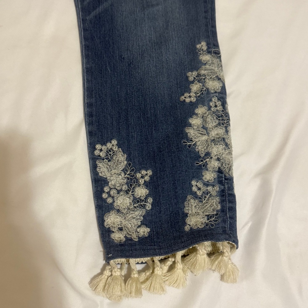 Vintage America Blues Boho Capri Jeans Embroidered Tassel Hem Blue Size 12/31 - Picture 5 of 16